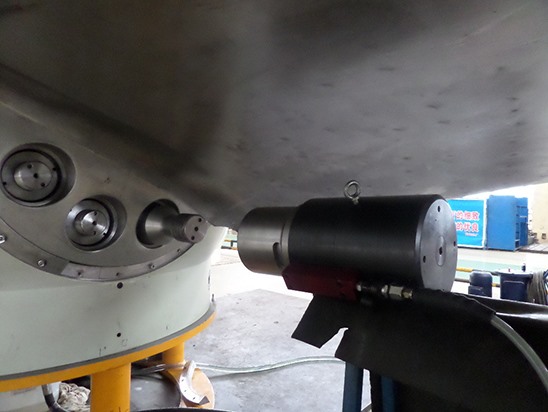 拉伸器應用在水電水輪機葉片螺栓預緊